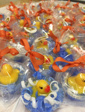 Load image into Gallery viewer, Rubber Duck Soapmaking Kit for 4
